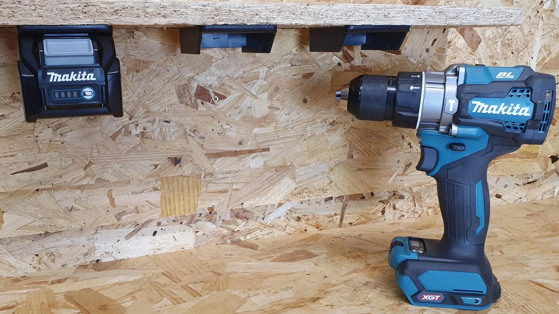 Blaue StealthMounts Akkuhalterungen für Makita 40V XGT, 6 St.