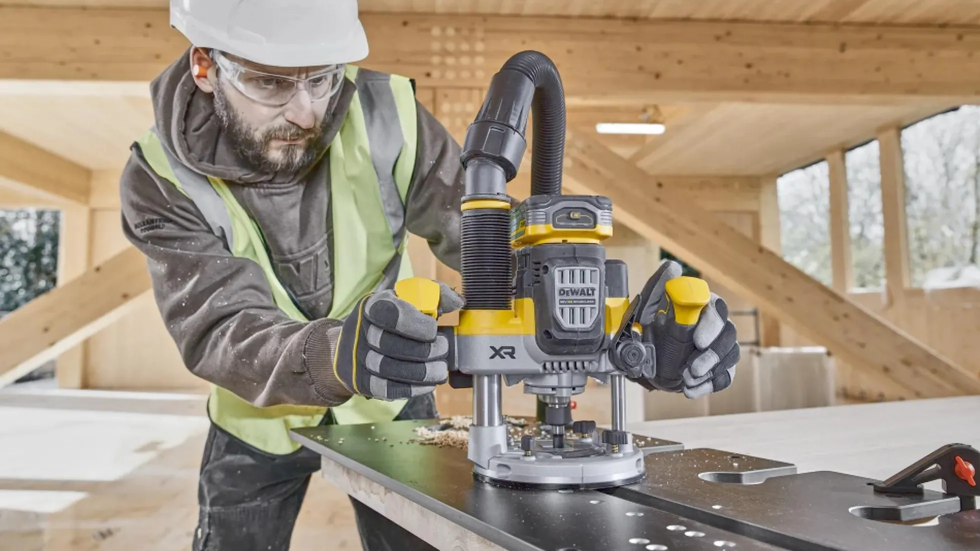 DeWALT Akku Oberfräse DCW620H2-QW