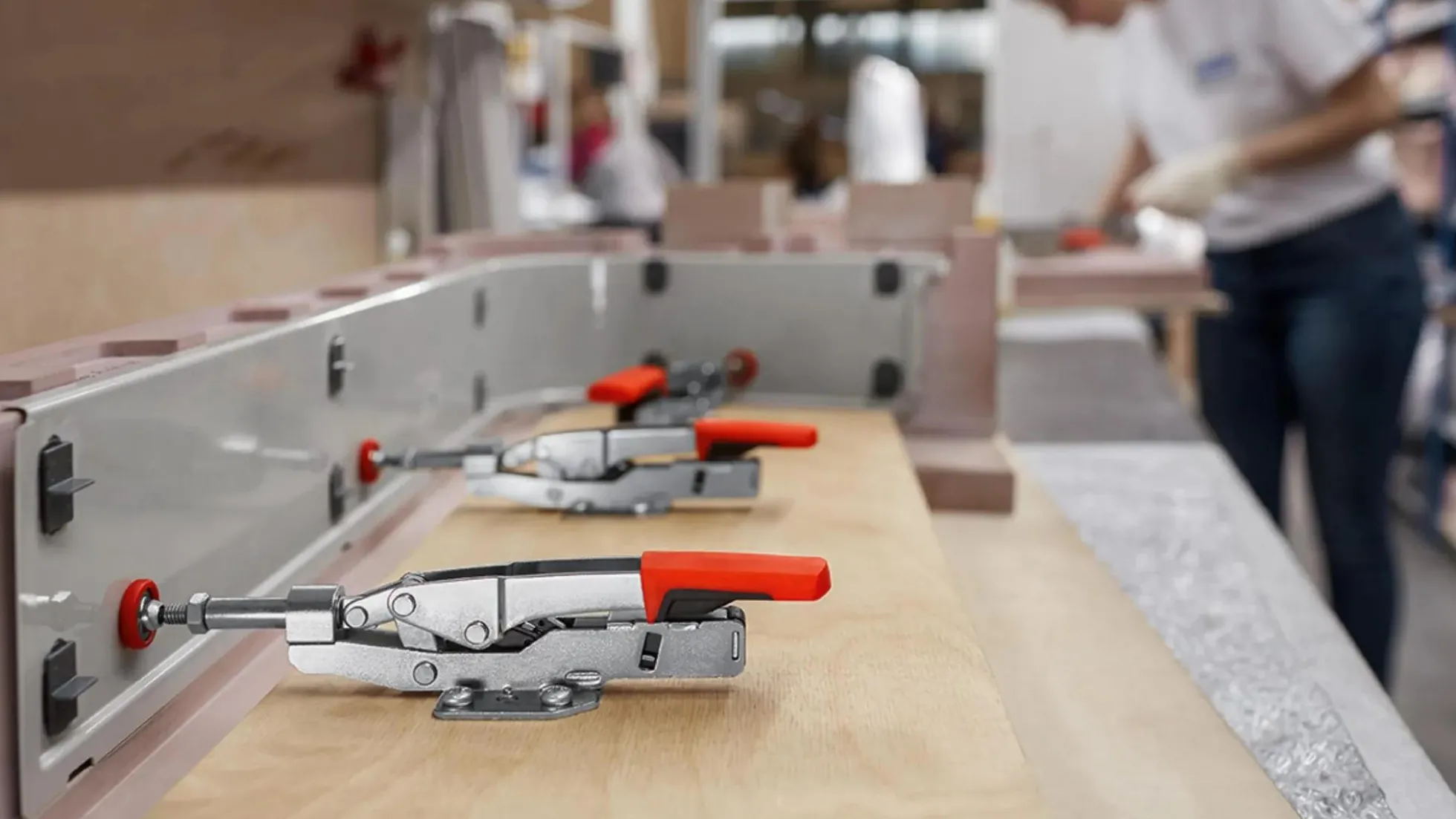 Schubstangenspanner mit waagrechter Grundplatte STC-IHH /10