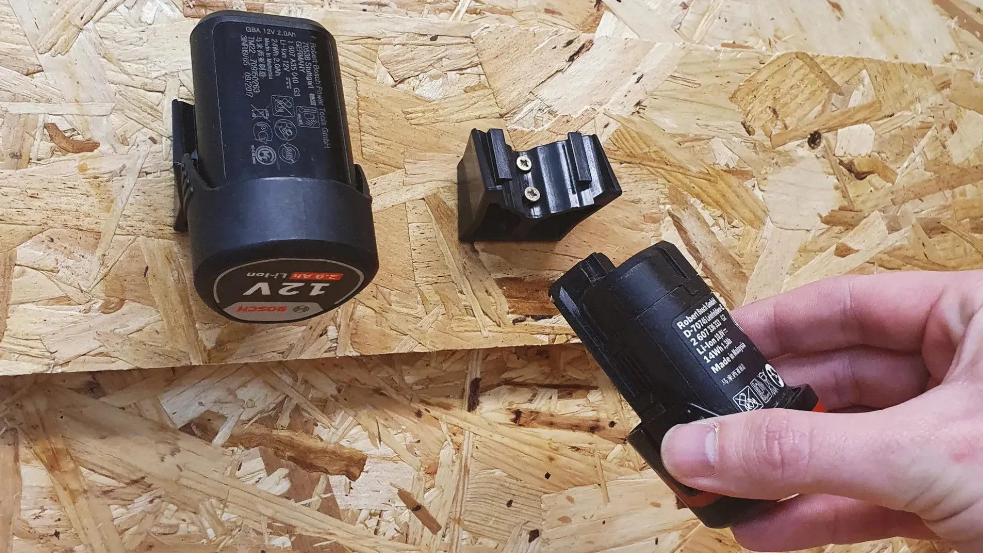 Schwarze StealthMounts Akkuhalterungen für Bosch 10.8/12V, 6 St.