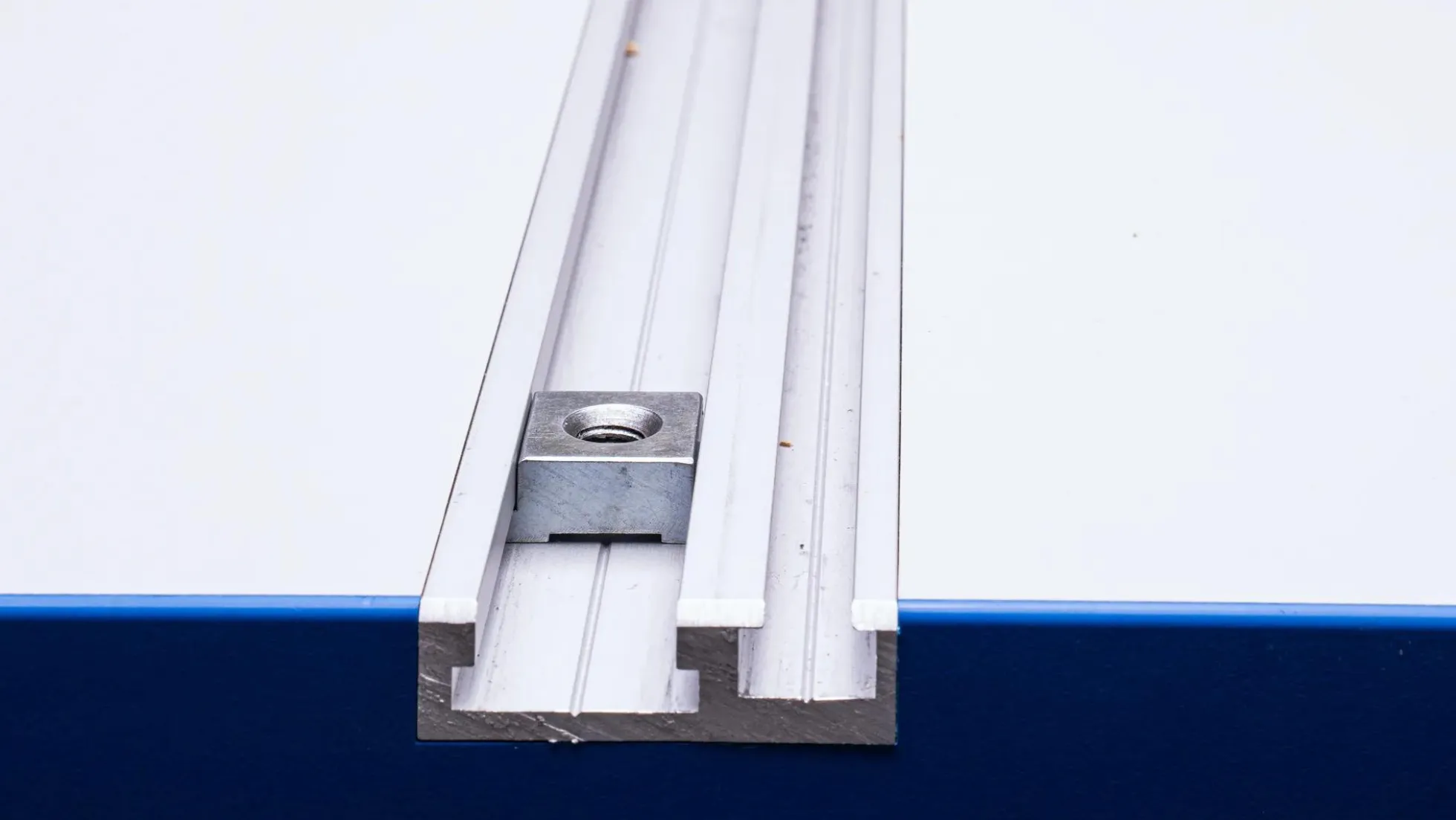 T-Nutensteine 3/4" -M8(5 Stück)