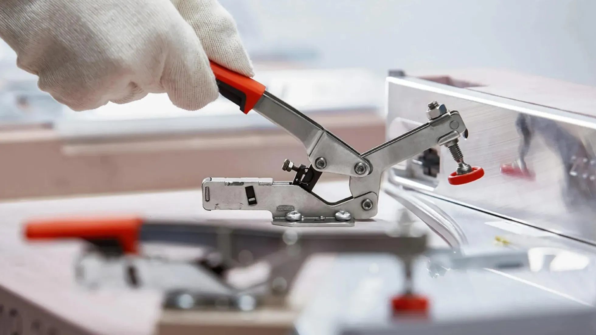 Waagrechtspanner mit offenem Arm und waagrechter Grundplatte STC-HH /20